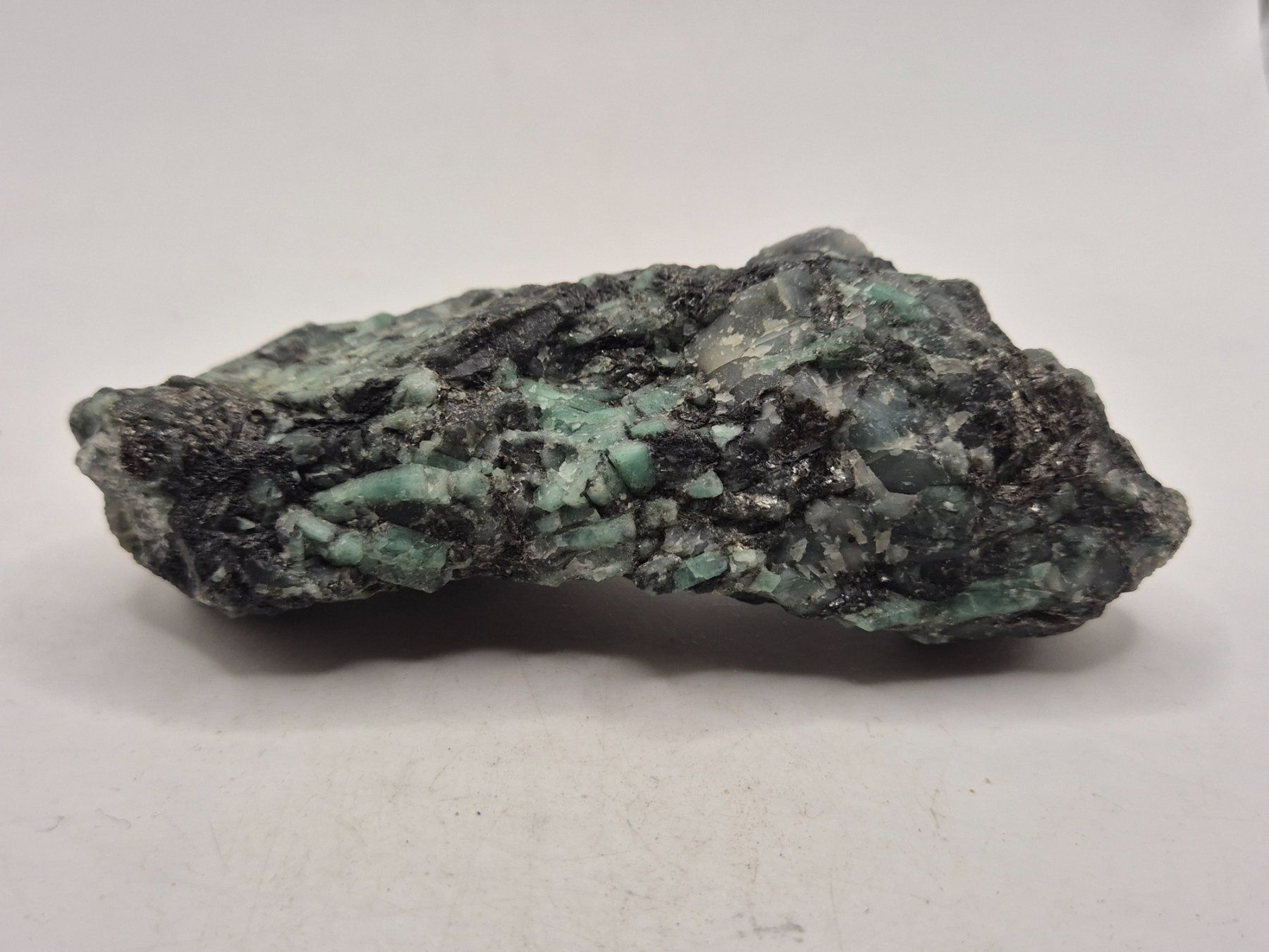 Mineralien & Heilsteine: Smaragd roh in Muttergestein (150) – Neu und originalverpackt aus Winterthur von LukasMineralienOase