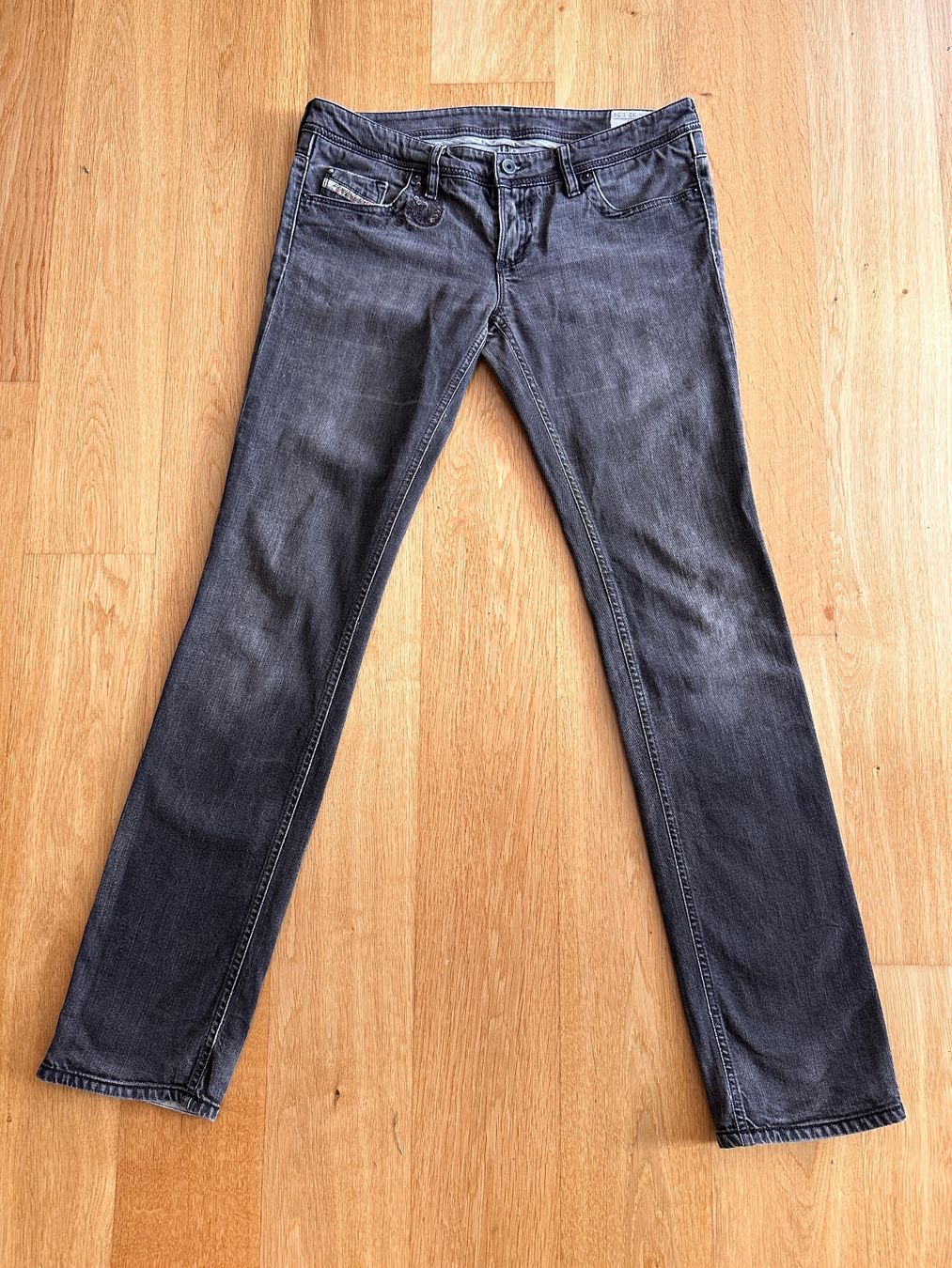 Diesel Jeans: Diesel Damen Jeans, Grösse 32/34 – Gebraucht aus Zufikon von AGLAOPHOTIS