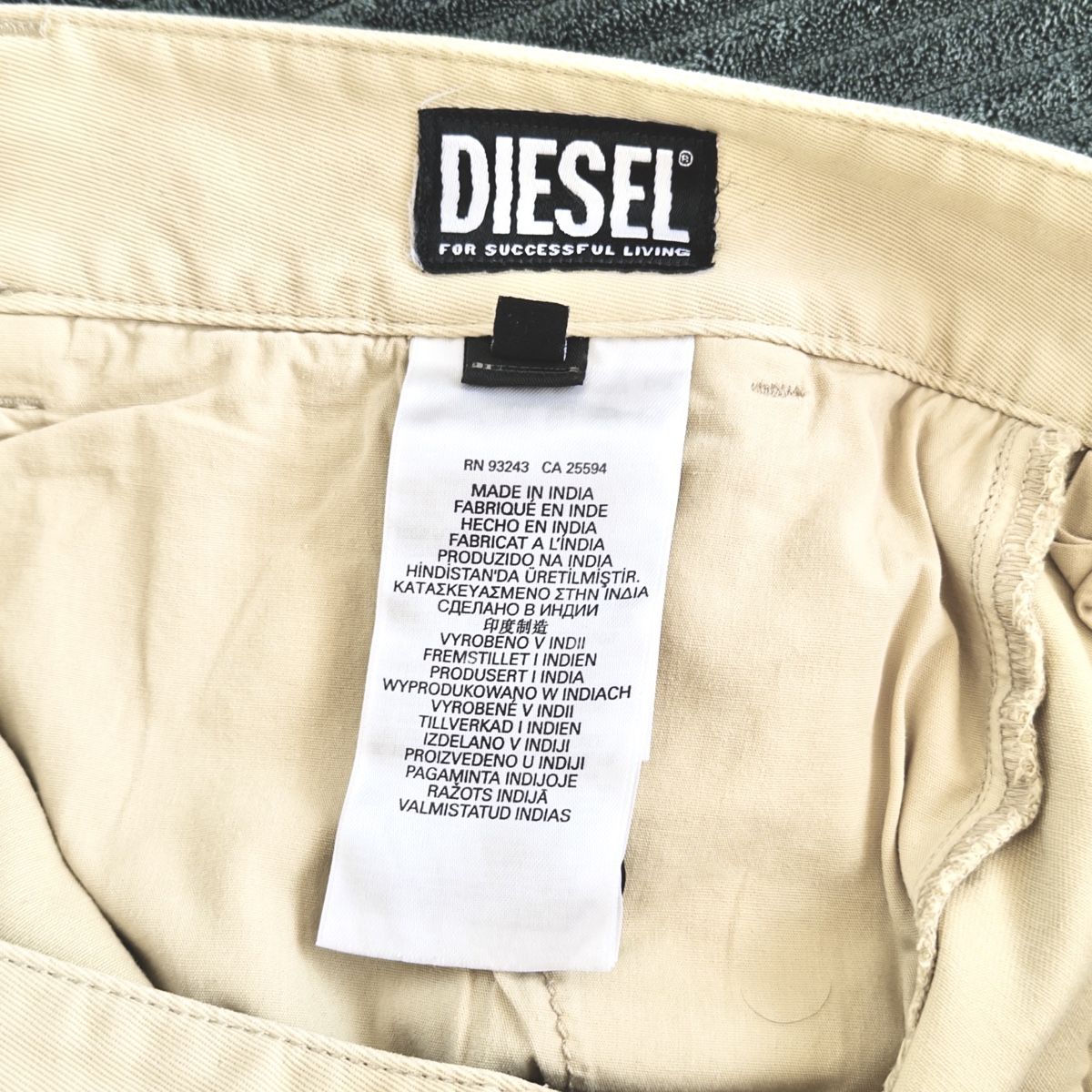 Diesel Pantaloni: Diesel cargo shorts beige – Usato da Brig venduto da hanasm22 4