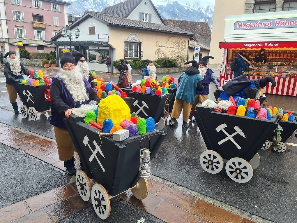Giocattoli: Fasnacht Hunt/Lore/Förderwagen – Usato da Bad Ragaz venduto da drumchri 1