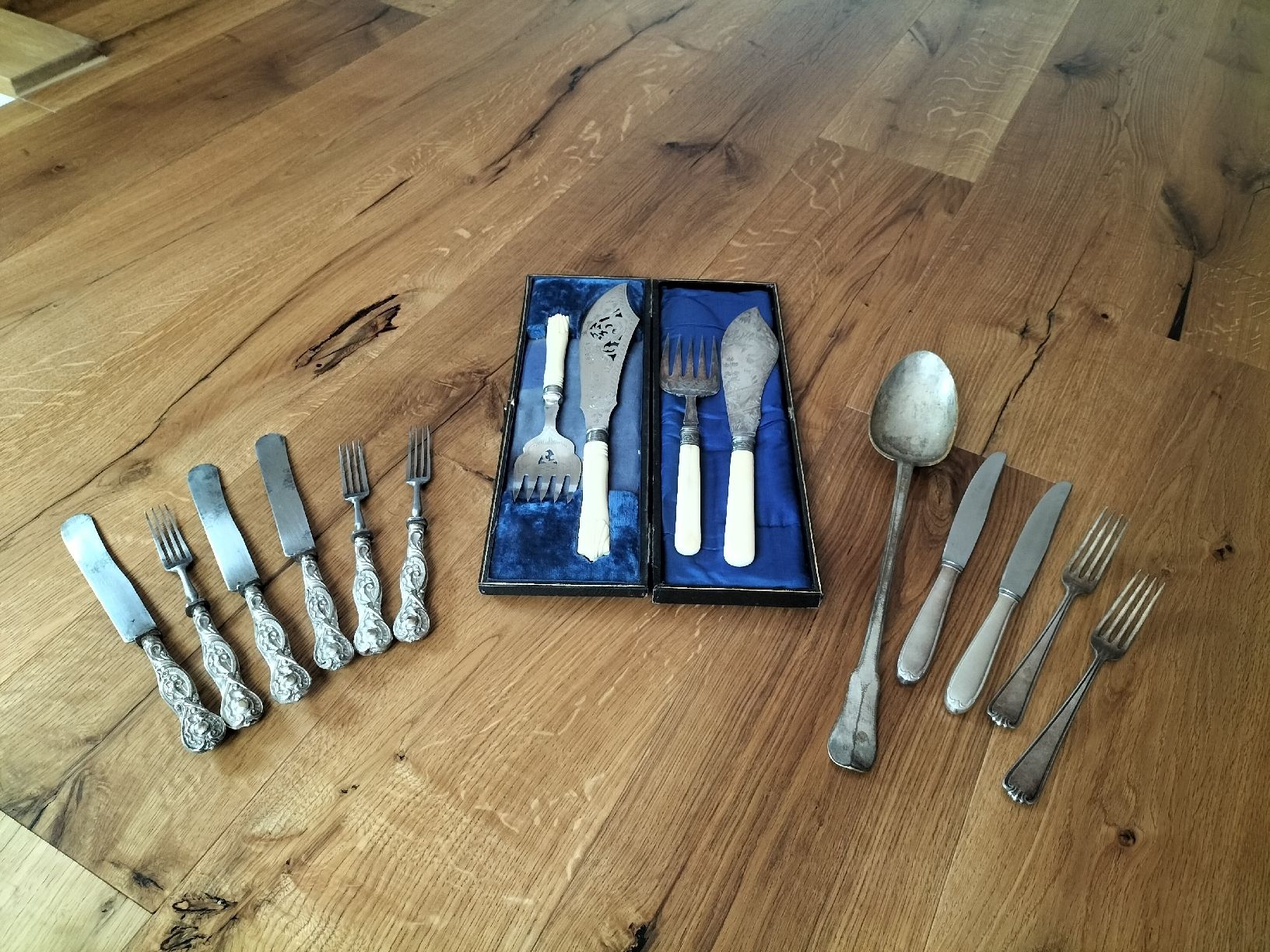 Set di posate: Antikes Besteck Lot / Versilbert – Usato da Müselbach venduto da pat_9c9w