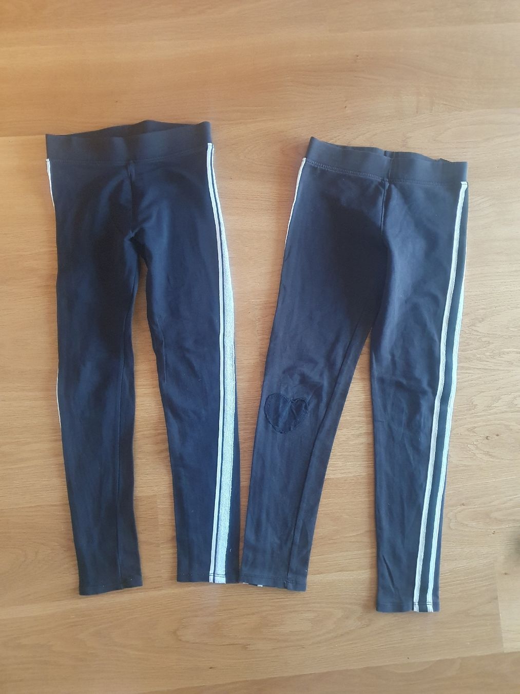 H&M Strümpfe & Strumpfhosen: 2x Leggings Gr. 140 – Gebraucht aus Villars-sur-Glâne von richardette