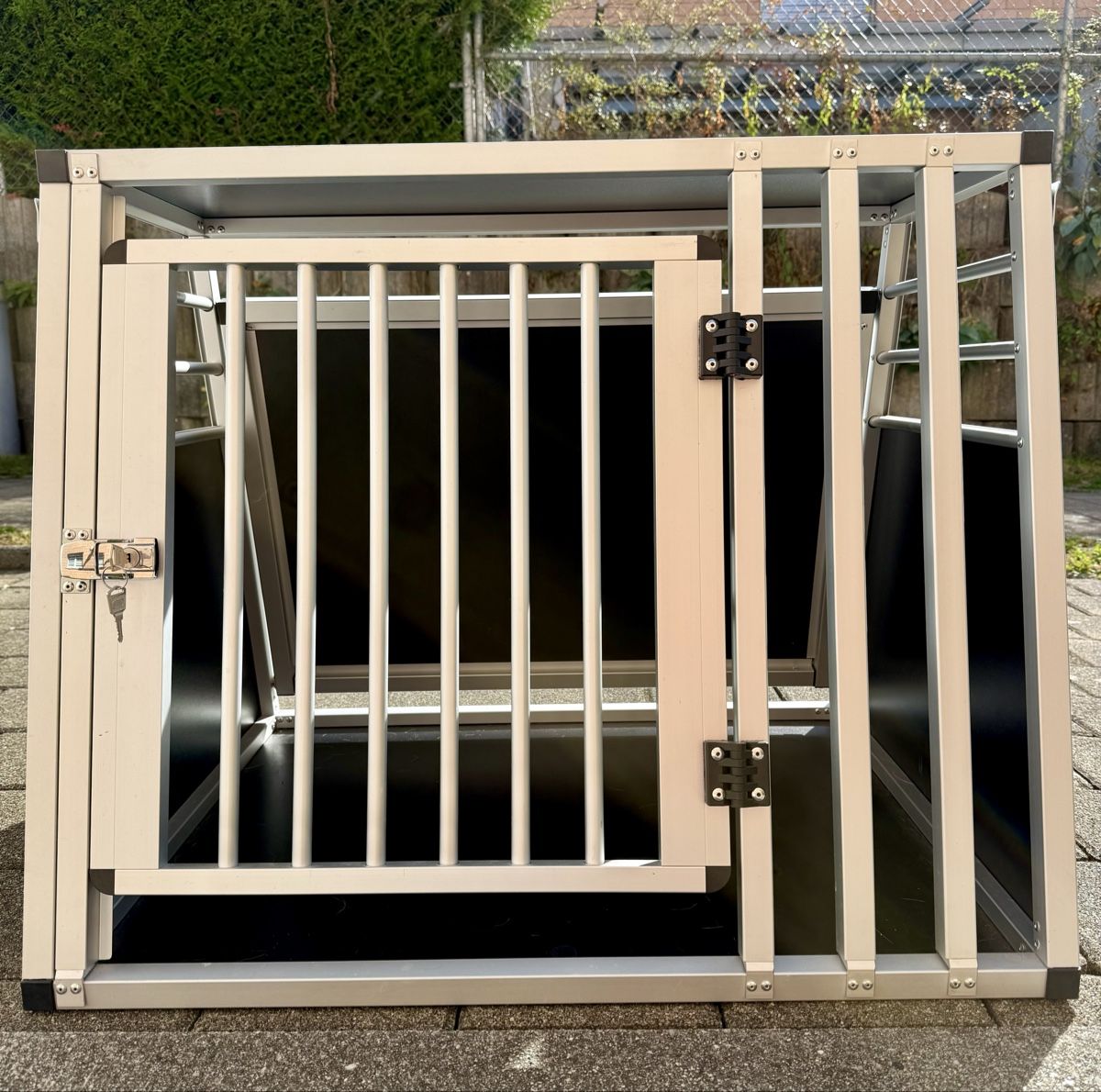 Sonstige Dekorationen & Accessoires: Hundebox  – Gebraucht aus Bassersdorf von javea03