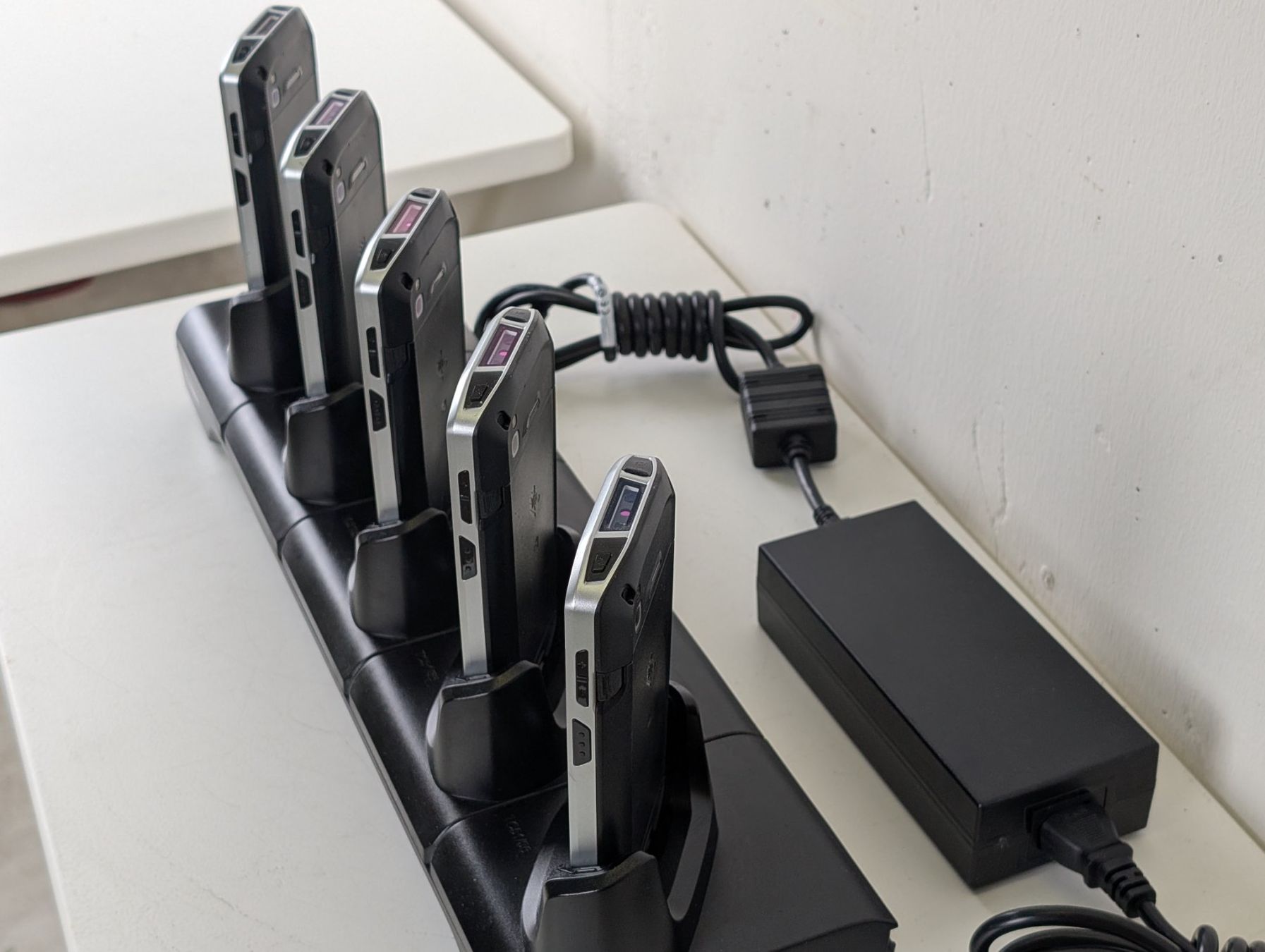 Portables: Zebra TC52 (TC520K) Set Android 11 mit Ladestation – D'occasion à Winterthur par Hint17 6