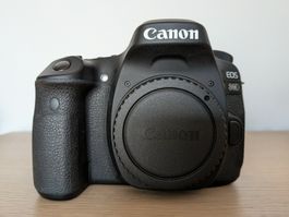 Canon EOS 80D Body Topzustand inkl. Batteriegriff