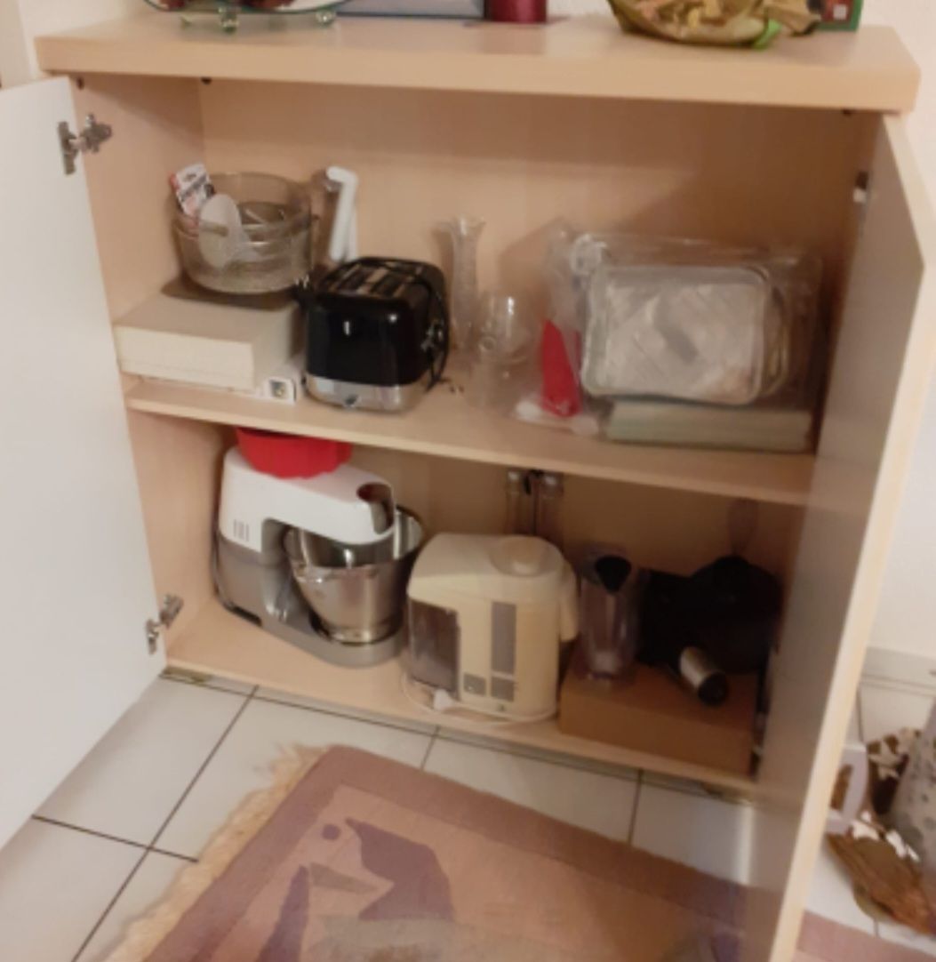 Vetrine: Gut erhaltene Wohnwand/Sideboard Kombination mit Vitrine. – Usato da Rüti ZH venduto da Frodo14 5