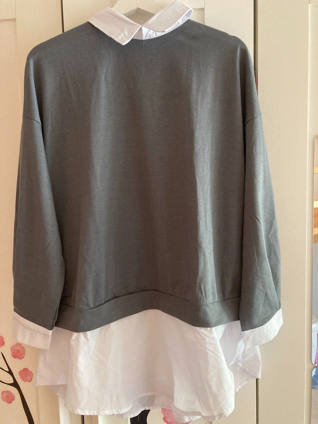 Shein Maglioni & Felpe: 2 elegante Oberteile Marke Shein – Usato da Däniken SO venduto da Sonjab0 1