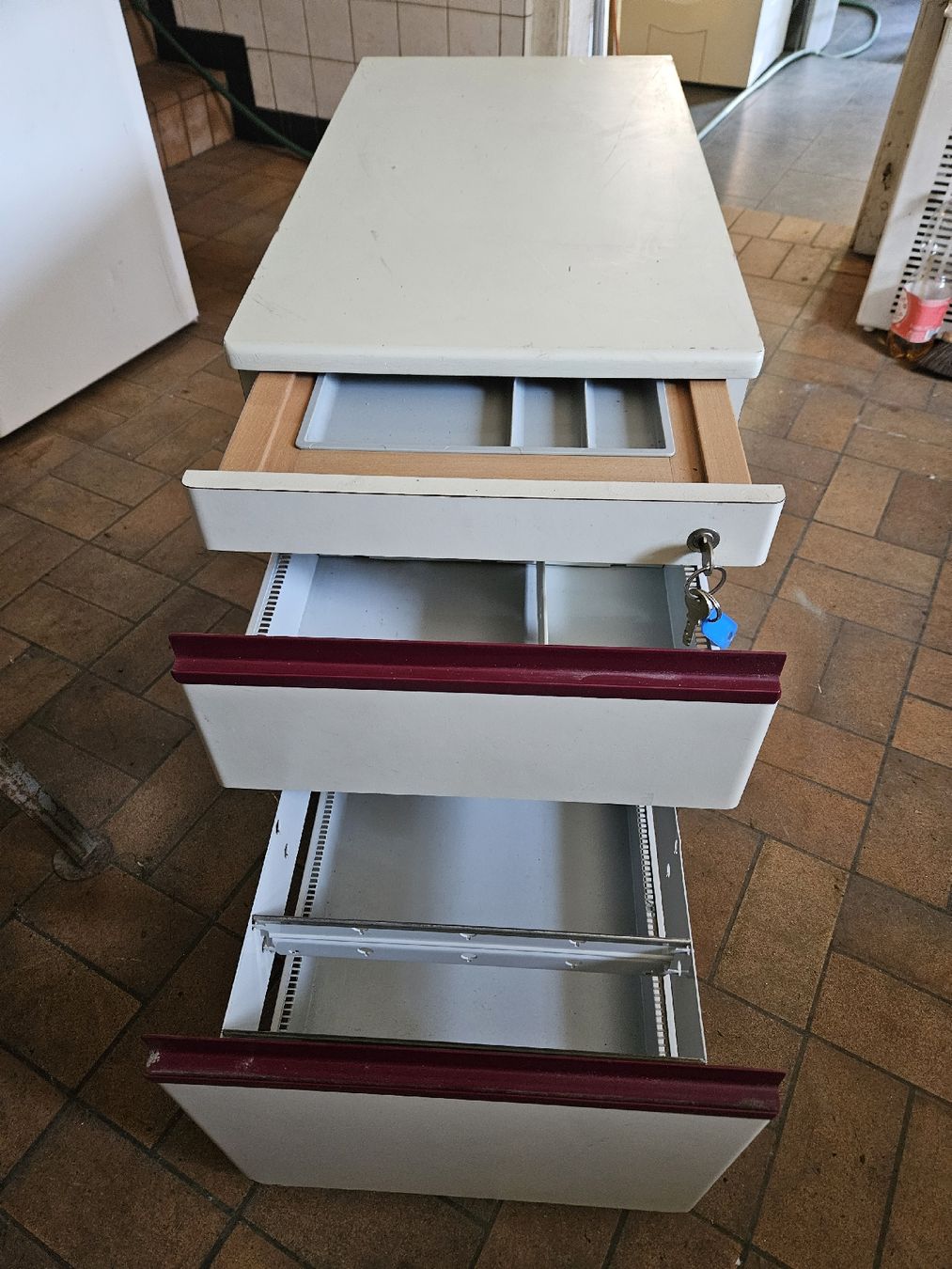 Banconi: 2 Stk Schubladen Rollcontainer, abschliessbar ! – Usato da Oberburg venduto da znas 7