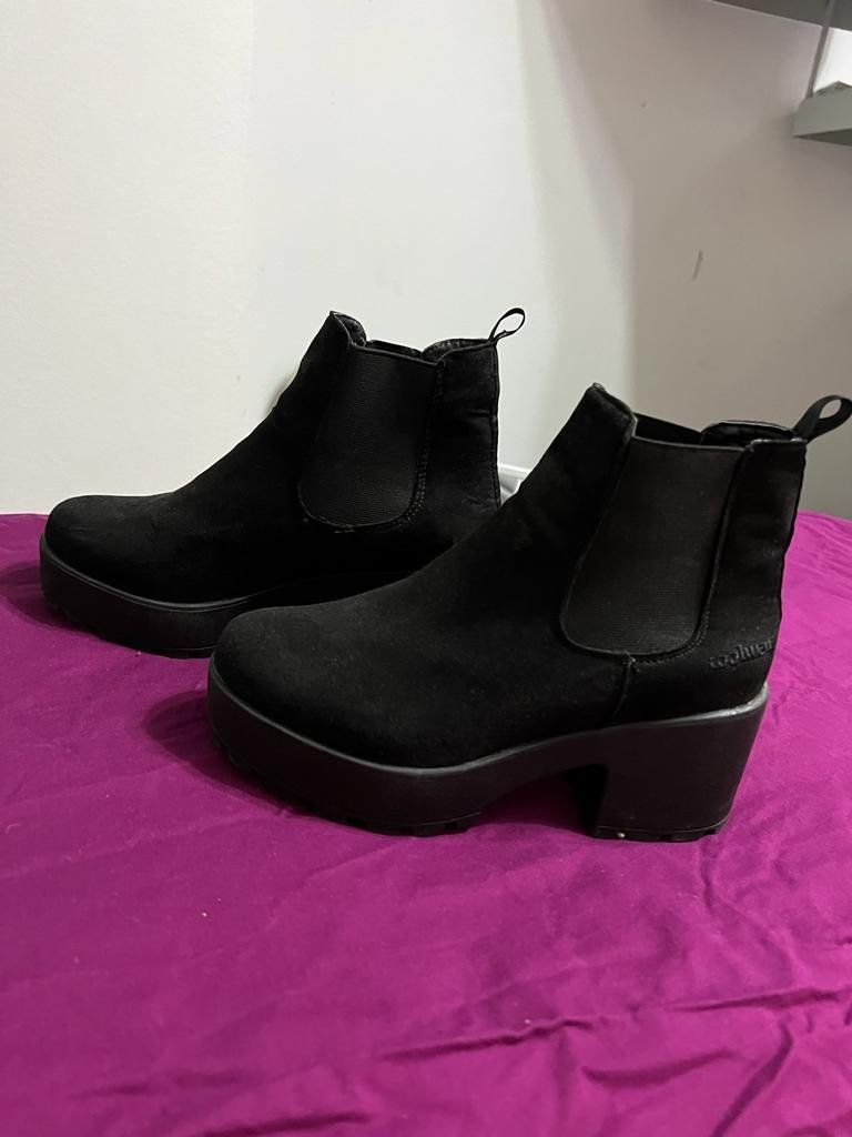 Scarpe da donna: Damen Stiefel schwarz – Usato da Lupfig venduto da Pluribus 1