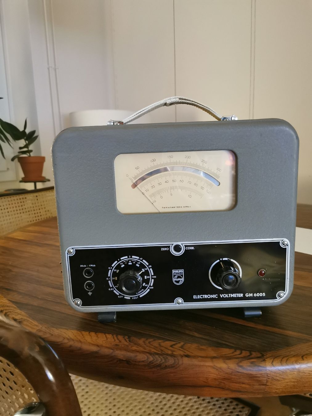 Misurare: Electronic Voltmeter GM 6005 – Usato da Vésenaz venduto da Angela.C3 1