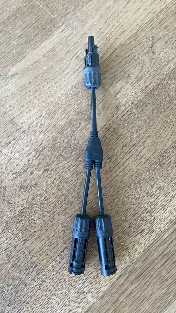 Altro Materiale elettrico: Y-Adapter Kabel Stecker Buchse Schwarz gebraucht – Nuovo (secondo la descrizione) da Steinhausen venduto da rod_g2cz
