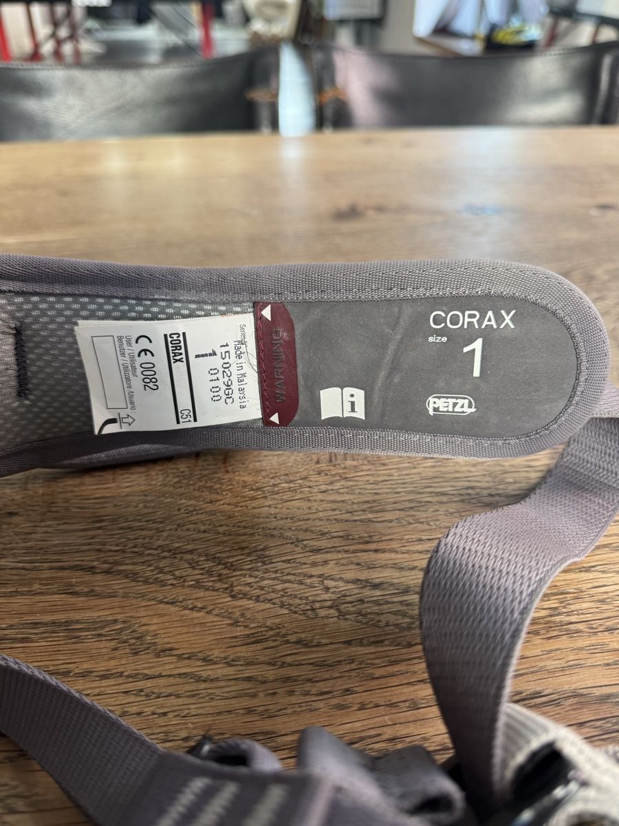 Petzl Attrezzatura da arrampicata: Petzl Klettergurt Corax Gr. 1 – Usato da Zürich venduto da lillaulrich 3