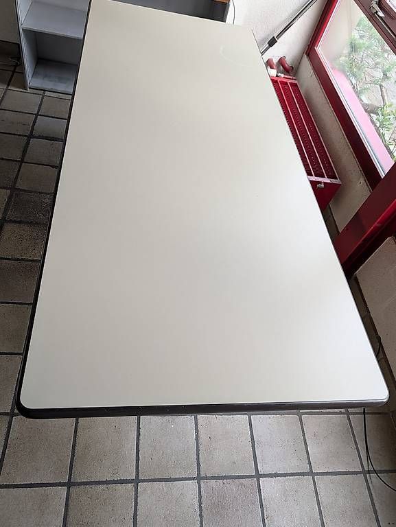 Scrivanie: Bürotisch – Usato da Hefenhofen venduto da LieberherrAG 1