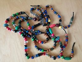 Bunte Perlen, Buchstaben für Armbänder, Ketten