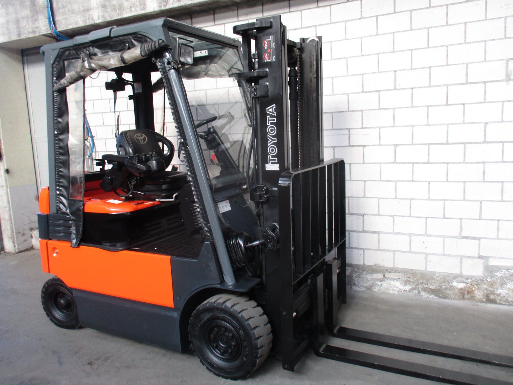 Toyota Carrelli elevatori e a forche: STAPLER  TOYOTA 7FBMF20  ELEKTRO GABELSTAPLER – Usato da Seon venduto da zomahandel 6