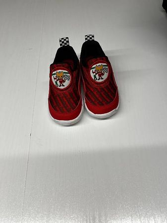 Puma Turnschuhe Ferrari Design Grösse 22