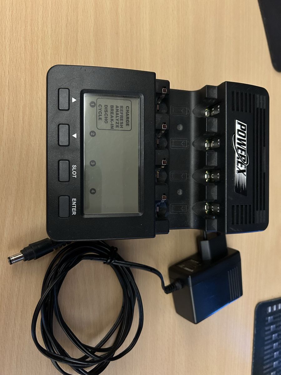 Caricabatterie: Professional Charger-Analyzer – Usato da Aarau venduto da Melia077 4