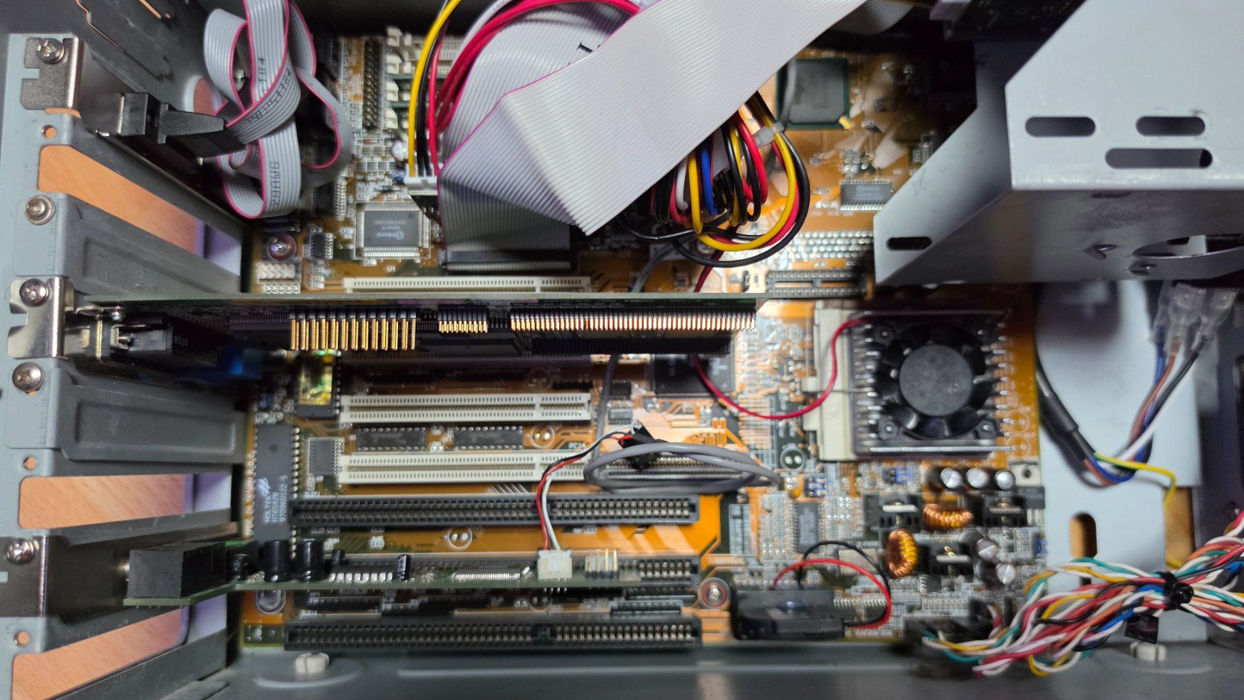 PC: Retro Computer Intel Pentium 166, 32MB RAM, 2GB HDD, SB PRO – Usato da Sulgen venduto da thomas_comp 3