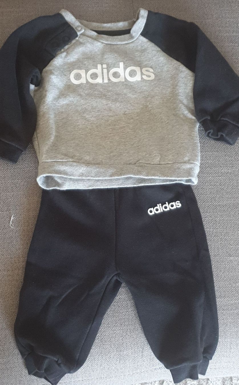 Adidas Ensembles coordonnés: Ensemble Adidas gris/noir taille 68 cm – Neuf (Voir description) à Montana par ade_6nvz
