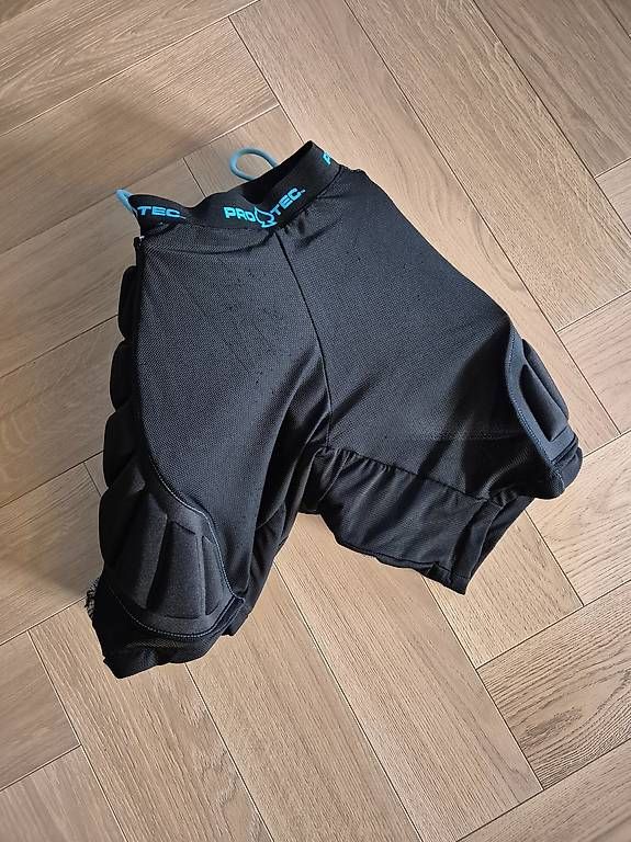 Protezioni & Imbottiture: Crashpants Damen für MTB – Usato da Frauenfeld venduto da Angie25