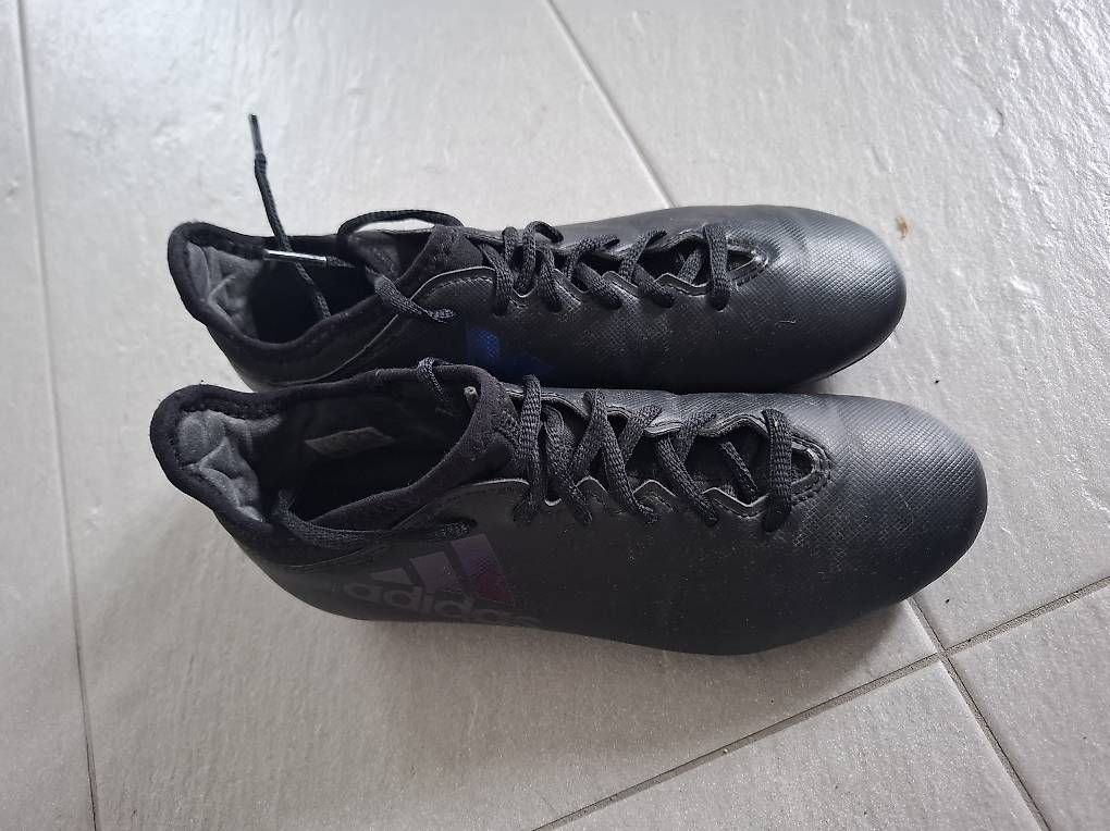 Scarpe da uomo: Fussballschuhe Adidas x-techfit Gr. 36 – Usato da Stettlen venduto da dachsig 1