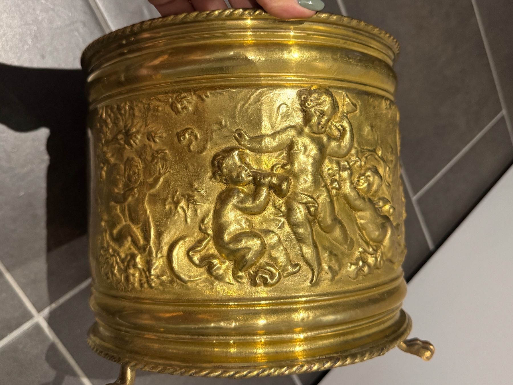 Vasi per fiori: Wunderschöner antiker Übertopf Jugendstil Gold Engel – Usato da Rothrist venduto da Fondgruebe 8