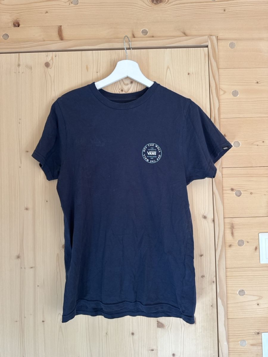 T-shirts: Dunkelblaues T Shirt – D'occasion à Lurtigen par sal_79fm