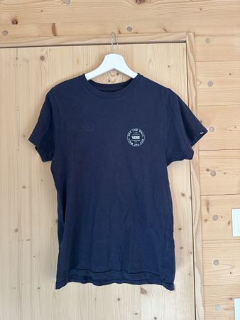 Dunkelblaues T Shirt