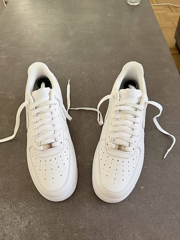 Scarpe da uomo: Nike Air Force – Usato da Basel venduto da alu_l9s8 1