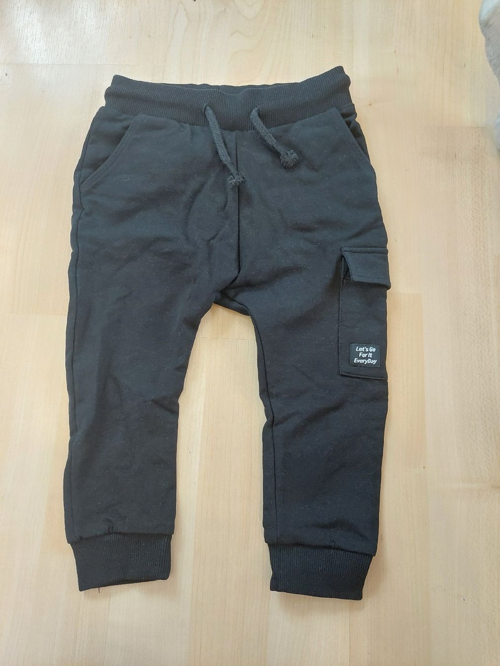 Next Pantaloni: Next Hose, Gr. 92, schwarz, neu – Nuovo (secondo la descrizione) da Gränichen venduto da JaelRoost