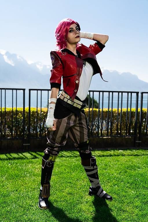 Costumes: Cosplay de VI Arcane  – D'occasion à Lausanne par Auree_D 1