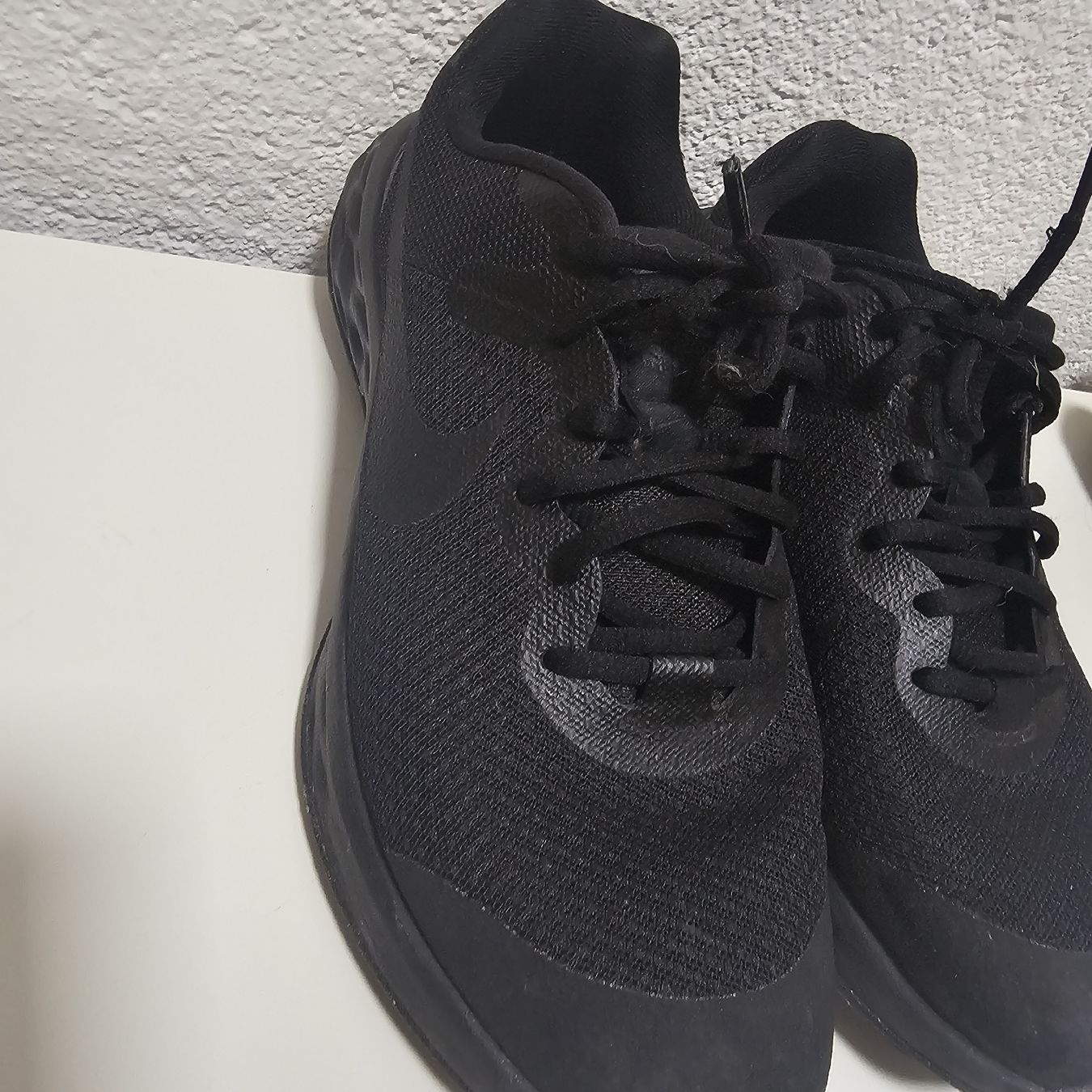 Nike Scarpe da uomo: Nike Revolution noir, taille 40 – Nuovo (secondo la descrizione) da Sornetan venduto da T.a333 3