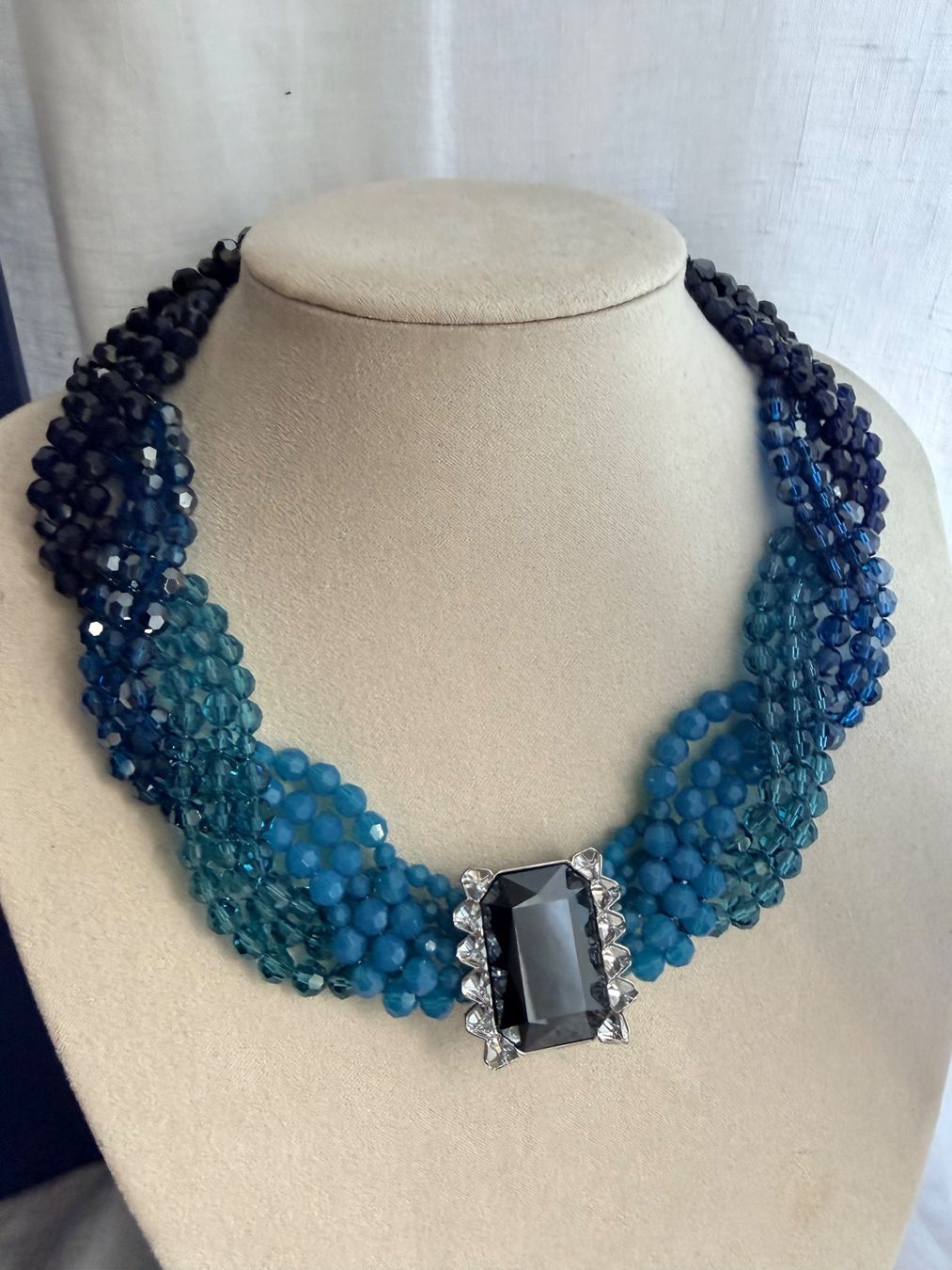 Swarovski Catenine: SWAROVSKI Collier mit Ohrstecker blau – Nuovo (secondo la descrizione) da Brütten venduto da Rod816 2