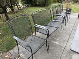 4 Gartenstühle mit 2-er Sitzbank