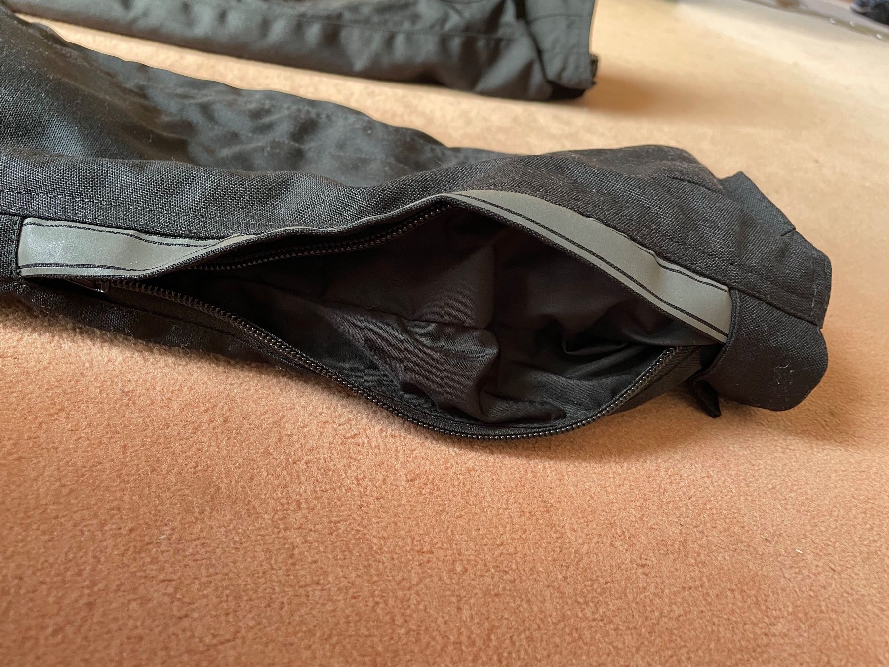 IXS Pantalons: Textil-Motorradhose IXS – D'occasion à Oberbüren par sim_6n6s 2