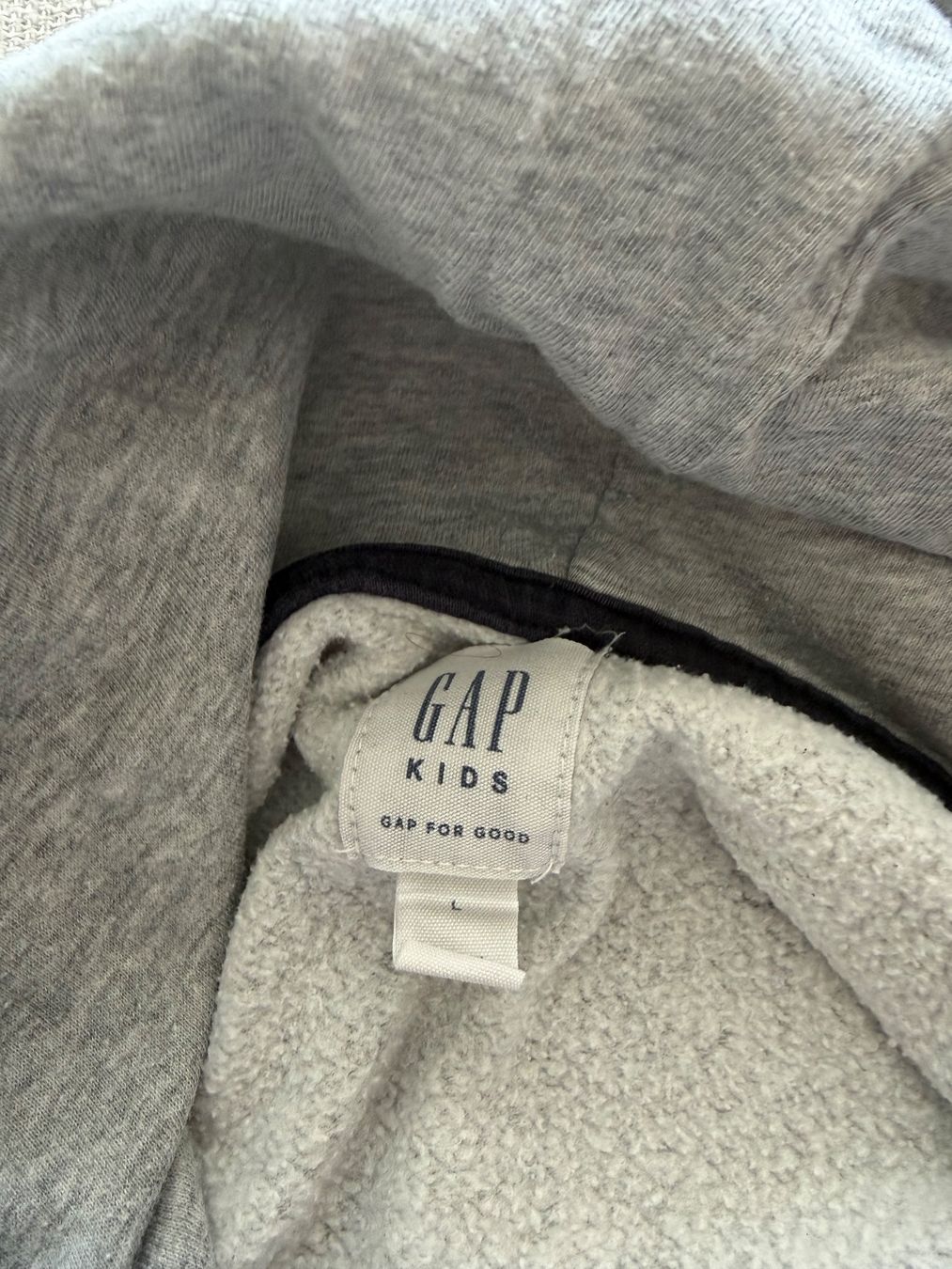 Gap Pulls et sweat-shirts: Pullover mit Kapuze von GAP, Grösse L – D'occasion à Rotkreuz par fra_6f8f 1