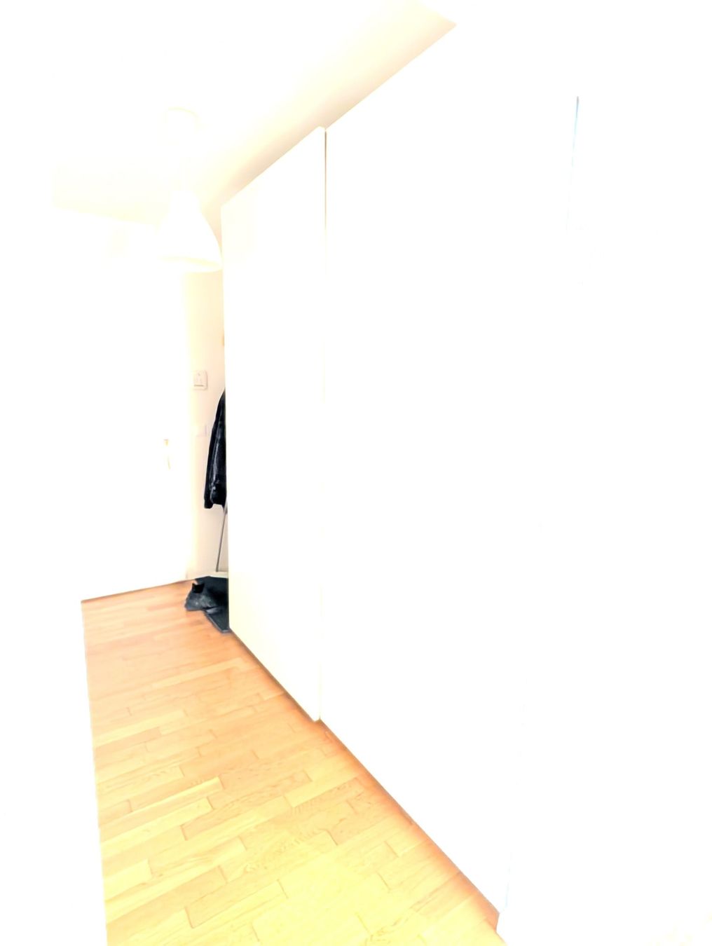 Ikea Armadi: Minimalist White Wardrobe - Sliding Doors - Excellent! – Usato da Adliswil venduto da ivoabreu 2