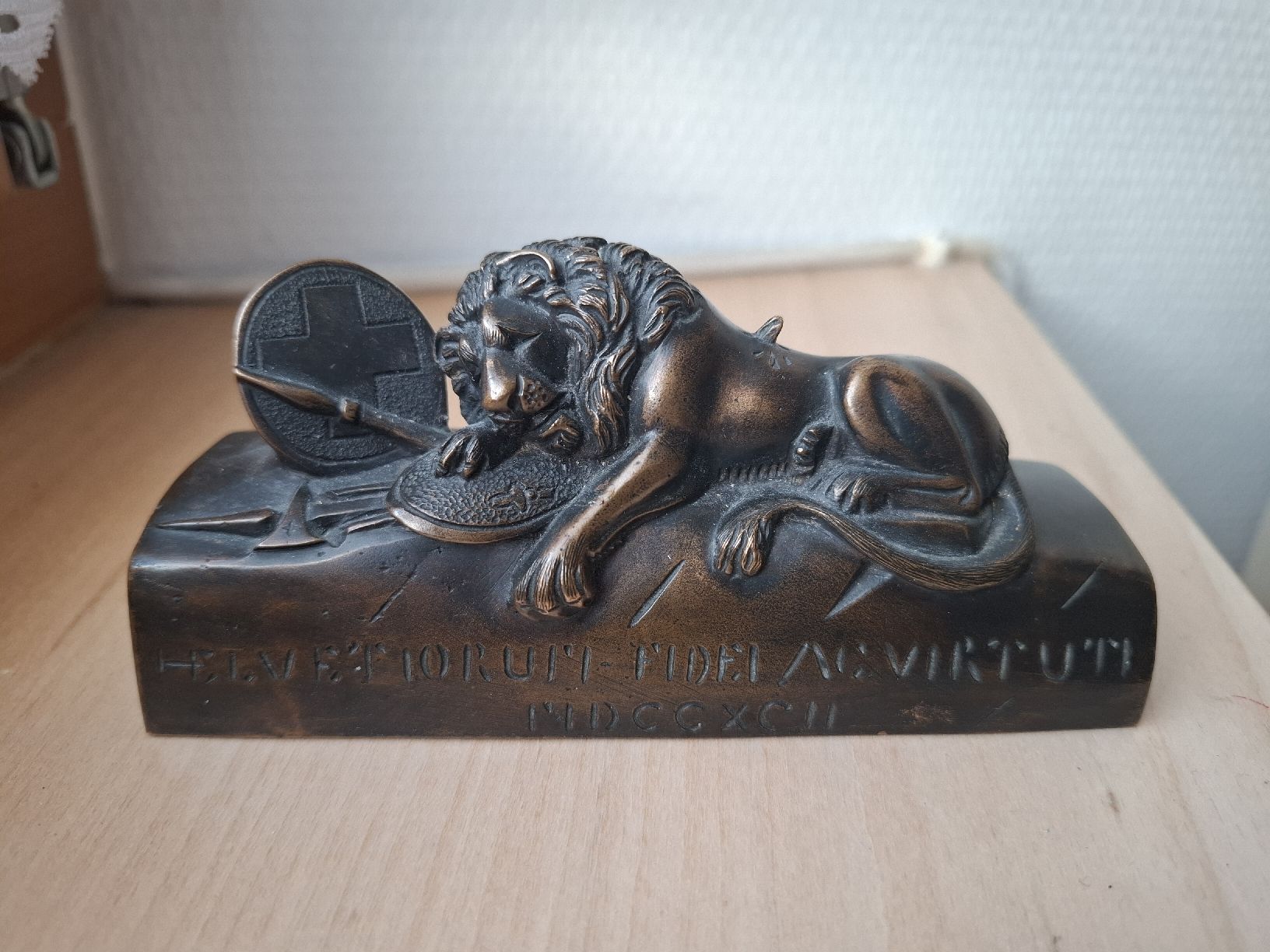 Sculture & Statue: Lion de Lucerne en bronze. Antique. – Usato da Crémines venduto da Carambaaa