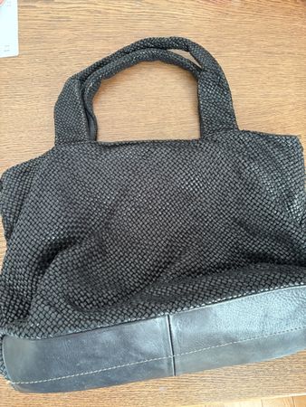 Handtasche Genuine Leather schwarz geflochten gebraucht