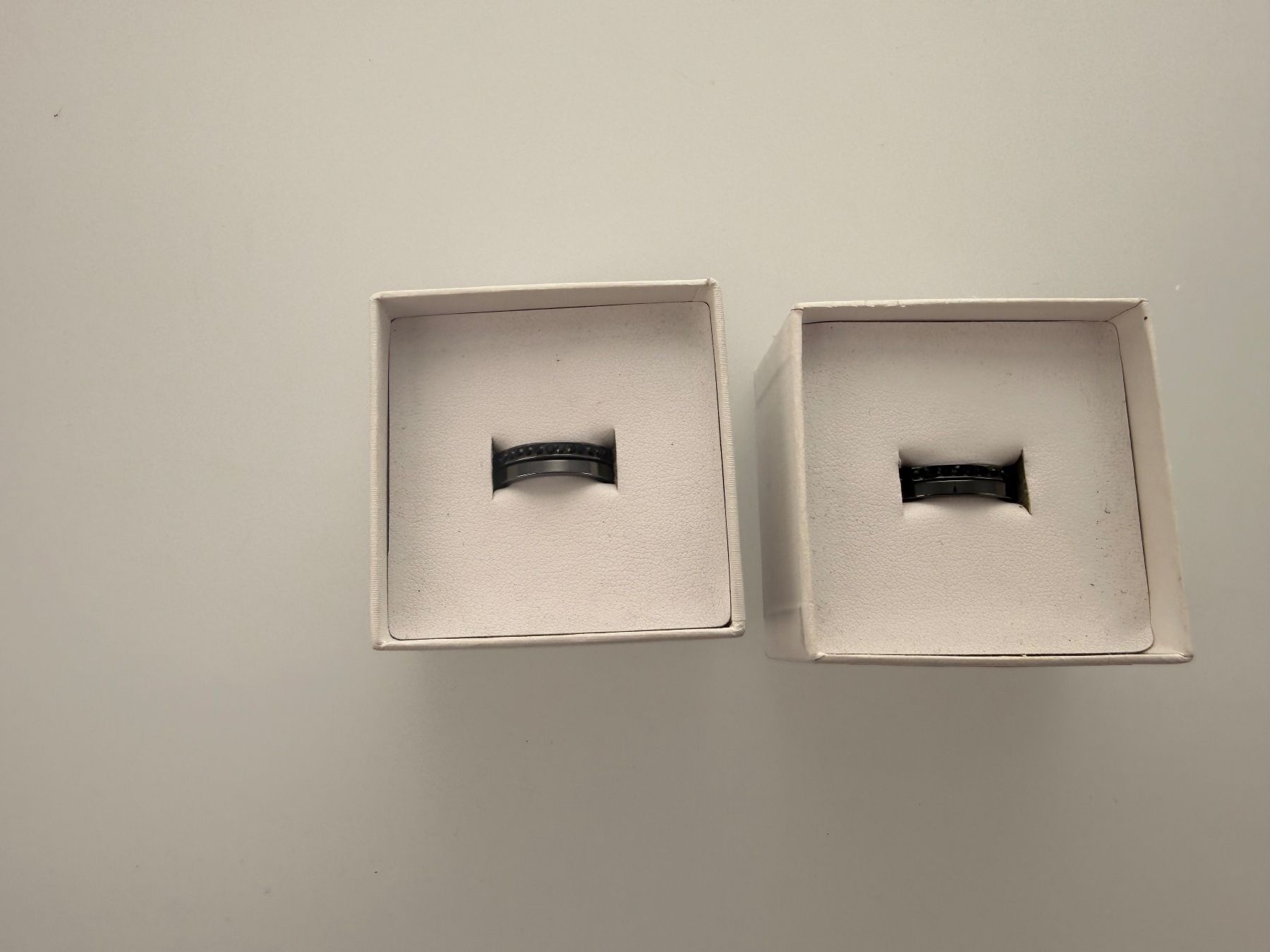 Anelli: 2 Ringe Damen Schmuck Set Anthrazit mit Steinen NEU – Usato da Zug venduto da isdach 3