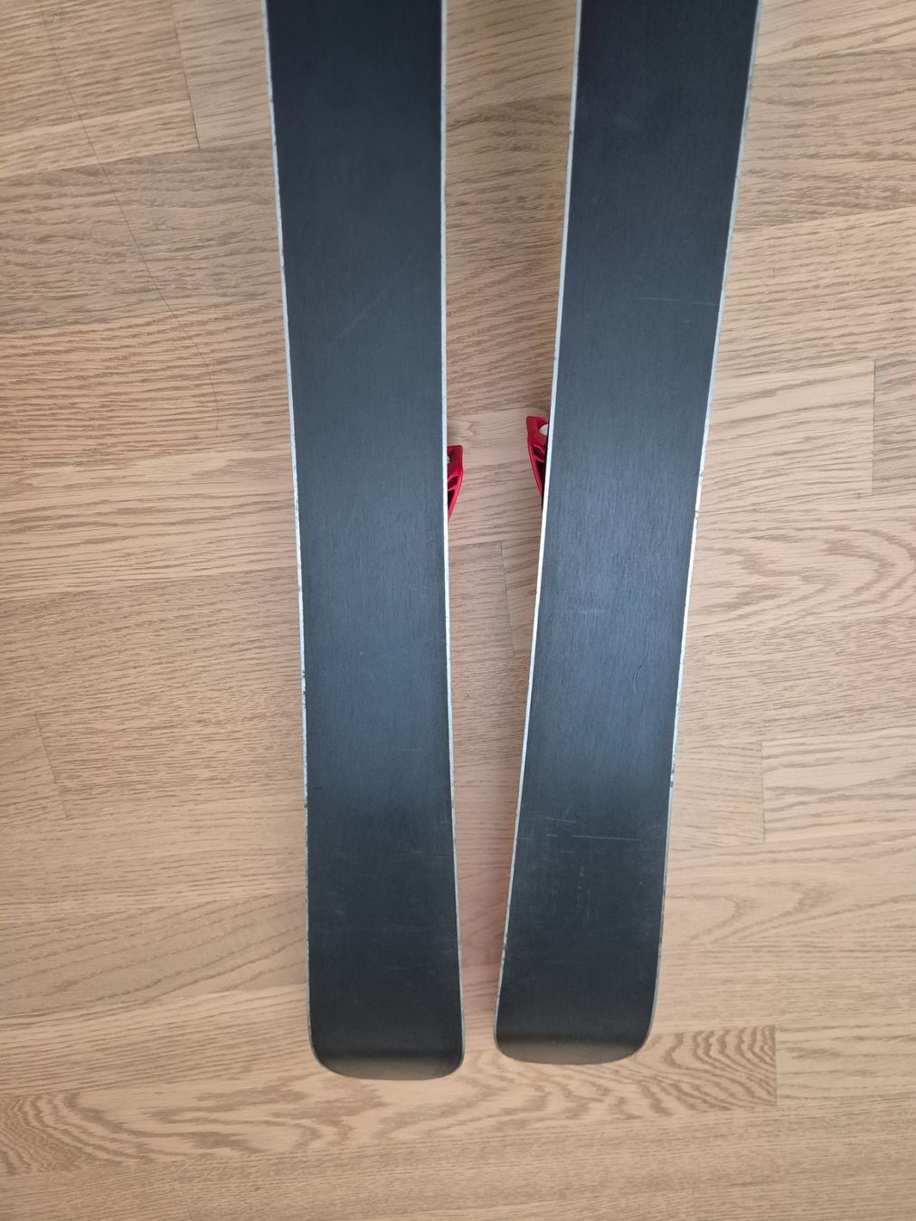 Atomic Sci: Atomic Redster J2 Kinderski mit Bindung 90cm – Usato da Pfäffikon SZ venduto da Ka6ka 3