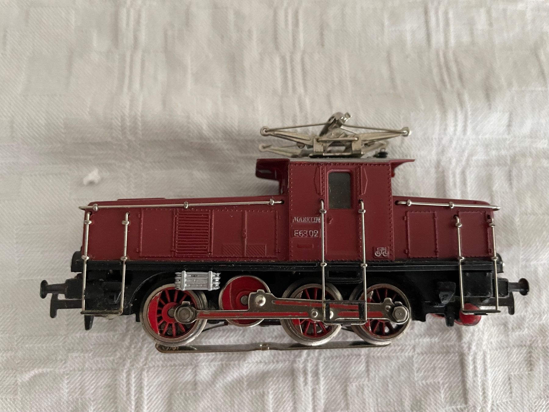Märklin Modellini di ferrovie: Märklin HO 3001 E-Lok – Usato da Rorschach venduto da Karotten 4