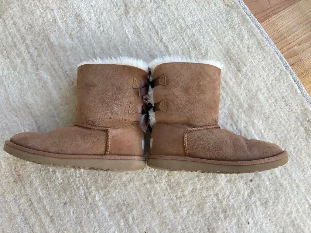 Ugg Schuhe für Mädchen: Wunderschöne UGG Lederboots - wenig gebraucht – Gebraucht aus Liestal von pr03 3
