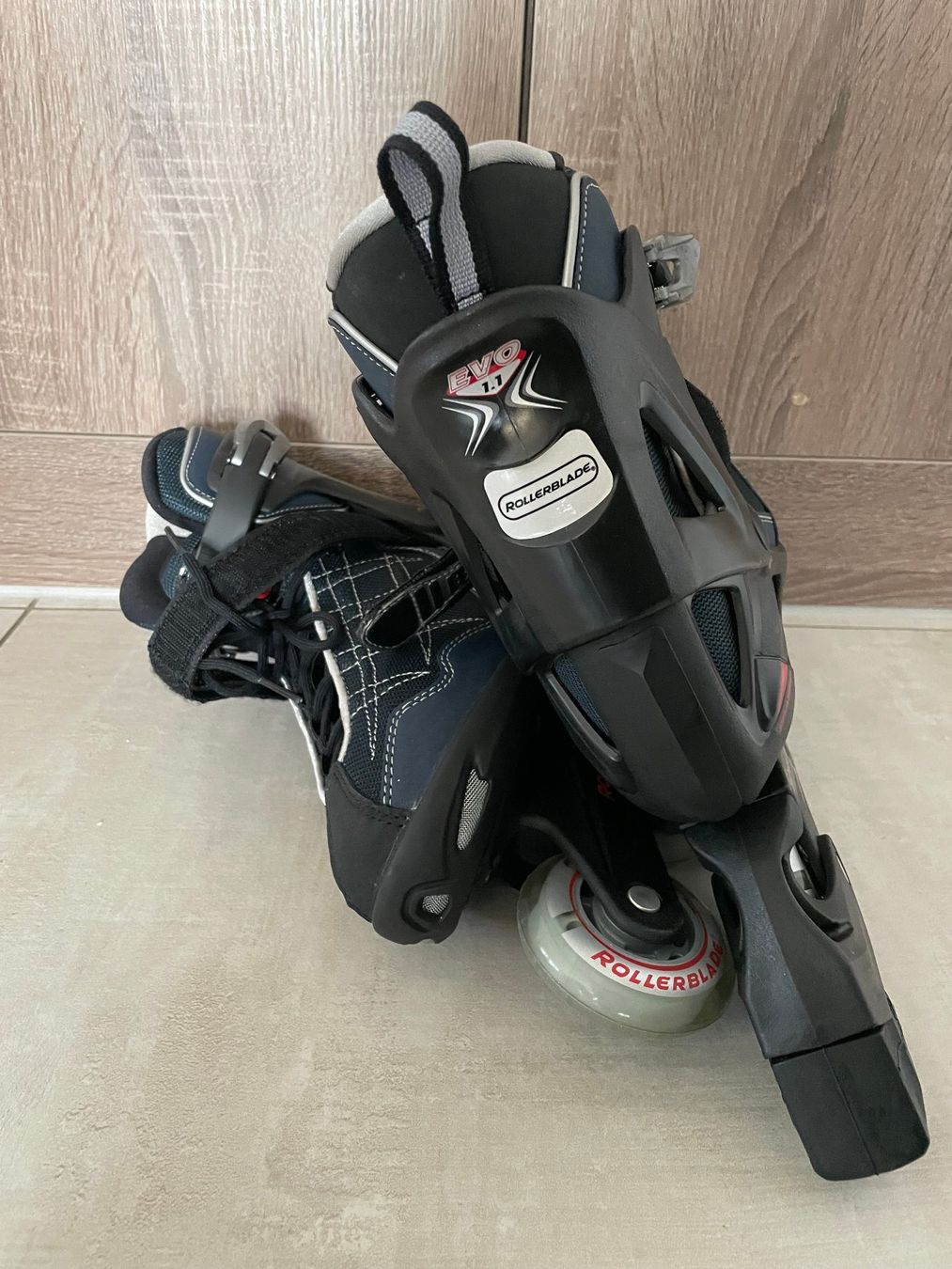 Pattini in linea & Pattini a rotelle: Sehr schöne Inline Skates, Top Zustand, Gr.41 – Nuovo (secondo la descrizione) da Wohlen AG venduto da fil_j2wc 4