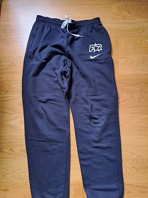 Pantaloni: Junge Trainerhose 158-170,4Stück – Usato da Zürich venduto da Simonikus 3
