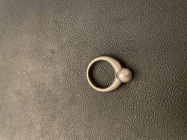 Ring Weissgold matt mit grauer Perle, Gr. 53