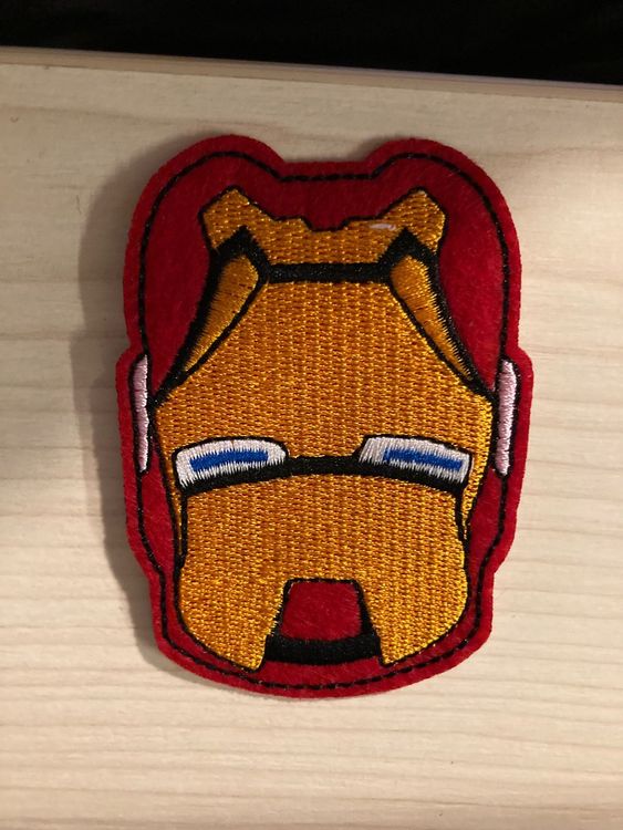Patch (autocollant) Brodé CRS 7x7 Cm - À Coudre Ou à Repasser Sur Vêtement