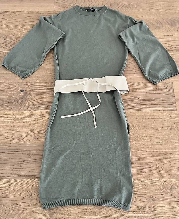 Kleider: Maxi Strickkleid mit Schlitz, khaki S/M  – Neu und originalverpackt aus Belp von wuschube 1