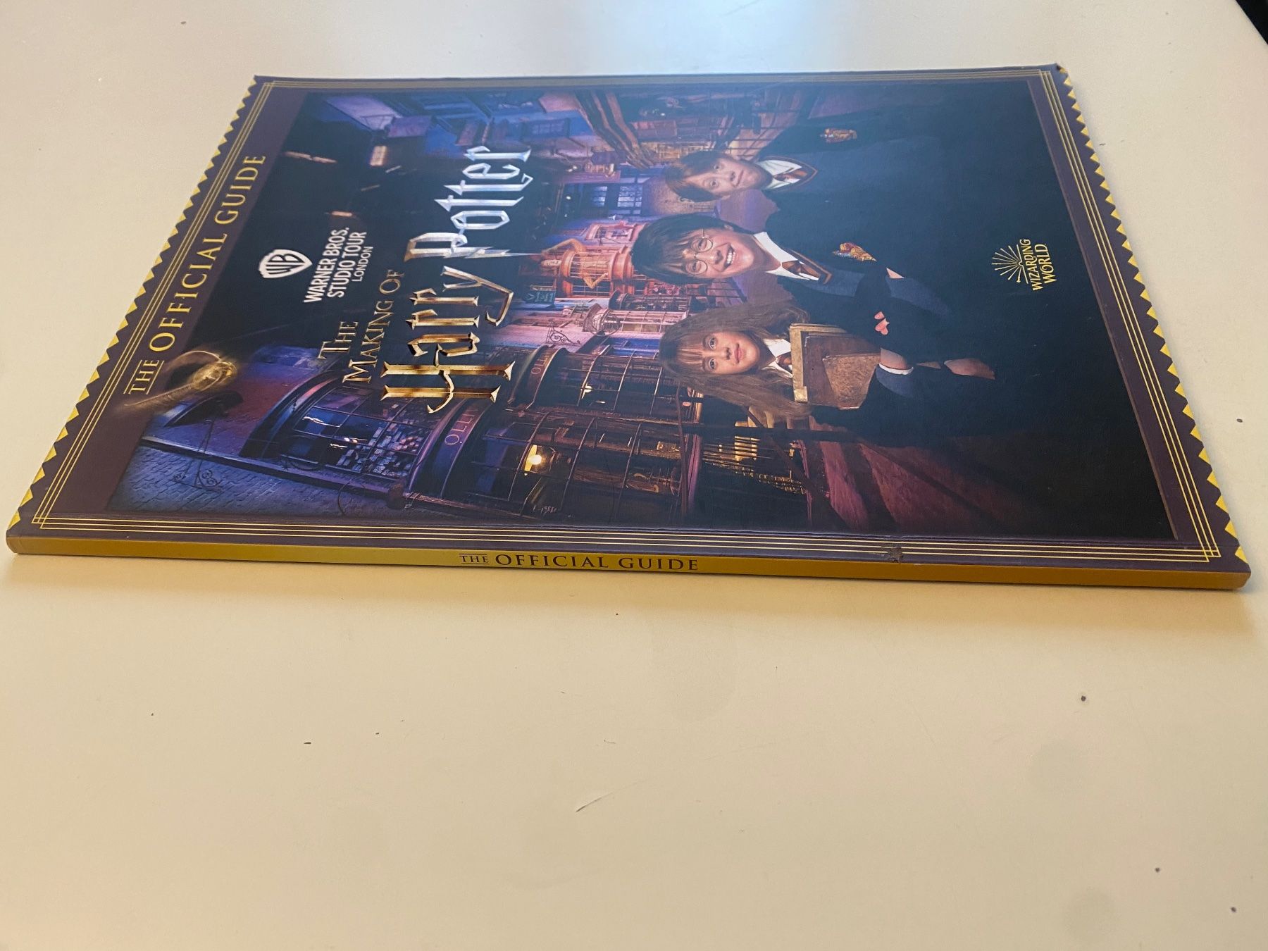 Libri: HARRY POTTER - THE OFFICIAL GUIDE - STUDIO TOUR LONDON – Usato da Münsingen venduto da Ganjam 1
