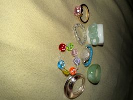 Schmuckset Ringe bunte und edle Steine verschiedene Grössen